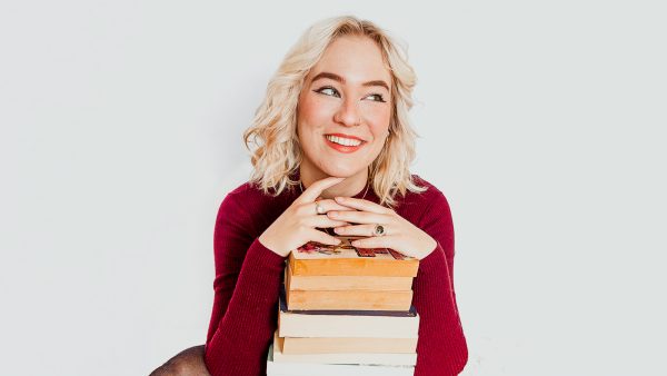 'Booktuber' Leora (23) deelt dé gouden tips om meer te gaan lezen dit jaar