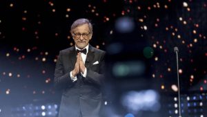 Thumbnail voor Steven Spielberg dacht dat wereldberoemd 'Jaws'-themalied een grap was