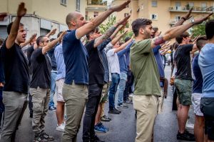 Thumbnail voor Journalist Paolo Berizzi wordt al 3 jaar zwaar beveiligd vanwege neofascisten: 'We hebben ze onderschat'