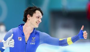 Thumbnail voor Schaatser Van der Poel overklast Nederlanders en pakt met wereldrecord tweede goud