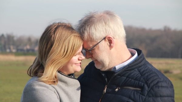 monumentje-myrthe-herdenkt-haar-vader-kees