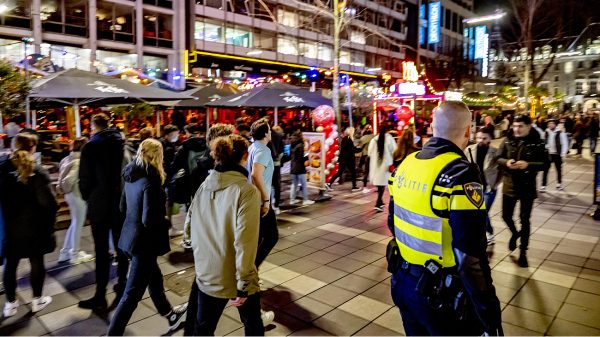 Boetes en waarschuwingen voor diverse nachtclubs die deuren openden