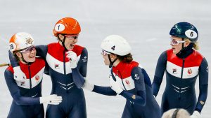 Thumbnail voor Shorttracksters winnen goud met aflossingsploeg, derde olympische titel voor Schulting