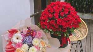 Thumbnail voor Valentijnsdag voor gevorderden: Sjan (81) krijgt al dertig jaar bloemen, maar van wie?