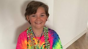Thumbnail voor Wereld Kinderkankerdag: 10-jarige Rose viert het leven met zelfontworpen kralenketting