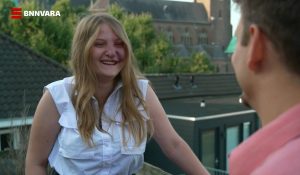 Thumbnail voor Zelfverzekerde Sarah (20) heeft grote wijnvlek in haar gezicht: 'Heb mezelf liever zoals ik ben'