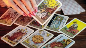 Slechte horoscoop: gaan Facebook en Instagram tarot en astrologie verbannen?