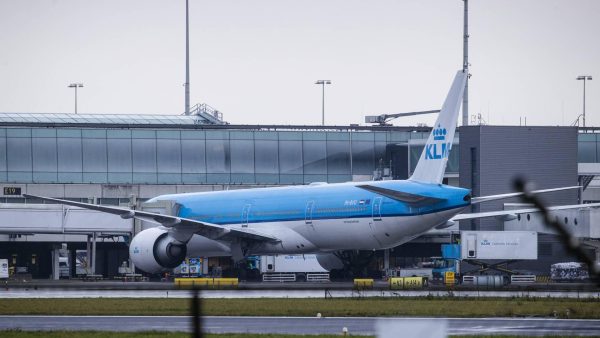 KLM annuleert bijna 170 vluchten in verband met storm Eunice