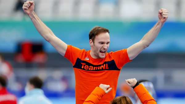 Thomas Krol pakt goud op de 1.000 meter, teleurstelling voor Otterspeer en Verbij