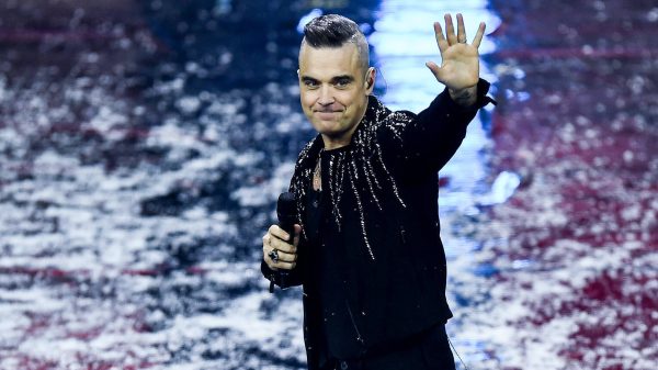 robbie-williams-lufthouse-sway-comeback