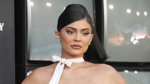 Kylie Jenner heeft het mentaal moeilijk na geboorte zoontje: 'Het voel gewoon gek'