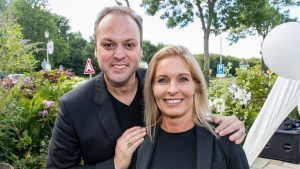 Thumbnail voor Frans Bauer viert de liefde: 'Vandaag 14 jaar getrouwd met mijn Mariska'