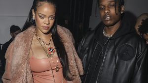 Thumbnail voor Rihanna: 'Aanstaand moederschap verandert me nu al'