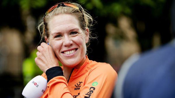 Wielrenner Ellen van Dijk krijgt een bevredigend prijs voor haar winst