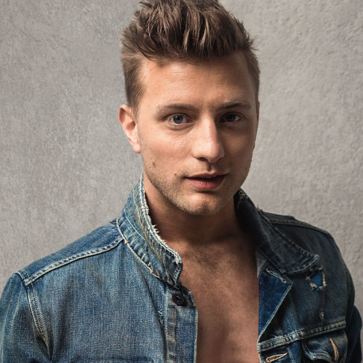 Jan Versteegh koelt af in zijn blootje