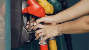 Thumbnail voor CNV roept op ruimhartig te zijn met thuiswerken om benzineprijs