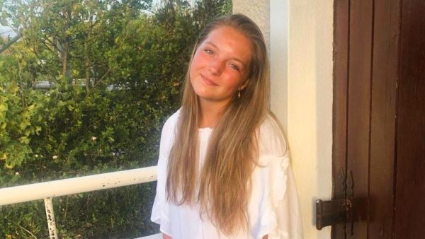 Ashley (16) kan al drie jaar niet poepen: 'Mijn stoma zou helpen, maar ik werd alleen maar zieker'