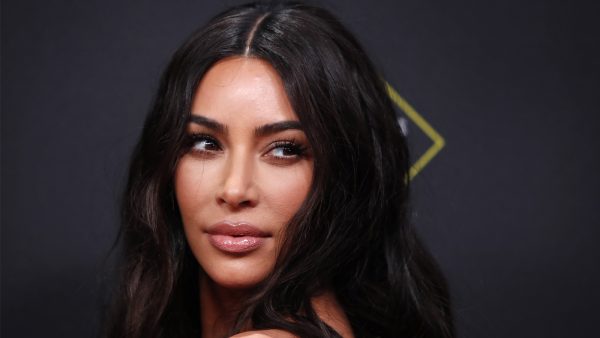 Kim Kardashian onder vuur werkethiek