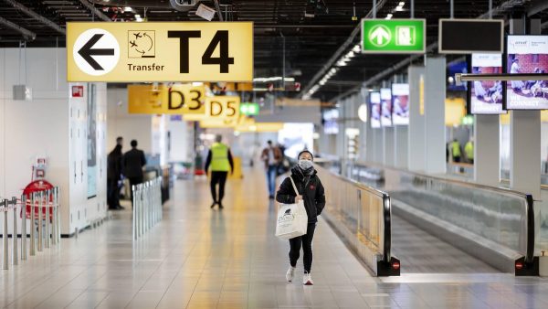 Schiphol zet verwarming lager en doneert besparing aan Giro555