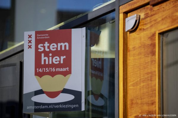 Bijna 13,6 miljoen mensen mogen vanaf maandag een stem uitbrengen voor de gemeenteraadsverkiezingen. Er doen 334 van de 345 gemeenten mee.