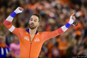 Thumbnail voor Olympisch kampioen Kjeld Nuis wint in Heerenveen 1500 meter