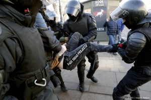 Thumbnail voor Rusland arresteert honderden betogers én zeker negen journalisten