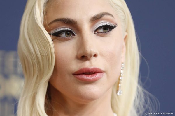 Lady Gaga op rode loper BAFTA's: 'Leuk om hier te zijn en het verzette werk te vieren'