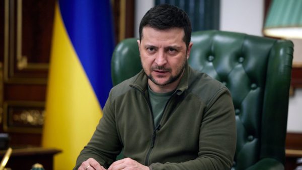 Zelensky vraagt weer om no-flyzone: zonder vallen er raketten op NAVO-lidstaten