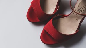 Thumbnail voor Lotte verkocht de schoenen van haar oma op Marktplaats: 'Mag ik ze komen likken?'