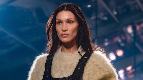 Bella Hadid neus Yolanda