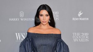 Thumbnail voor Kim Kardashian over haar naam op borst van Pete Davidson: 'Is eigenlijk een brandmerk'