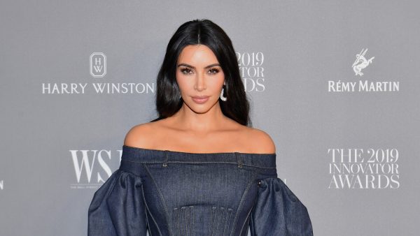 Kim Kardashian deelt zeldzame foto's met haar 'late night snack'