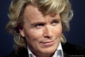 Thumbnail voor Hans Klok neemt Oekraïense artiesten mee op tournee: 'Ze passen perfect bij mijn voorstelling'