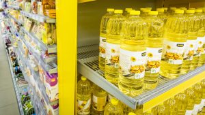 Thumbnail voor Zonnebloemolie-voorraad slinkt: supermarkten stellen quotum in