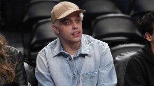 Thumbnail voor Beide benen op de grond: Pete Davidson toch niet de ruimte in