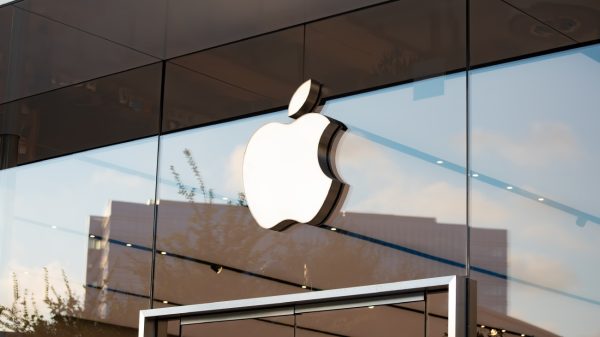 Flinke storing bij diensten Apple