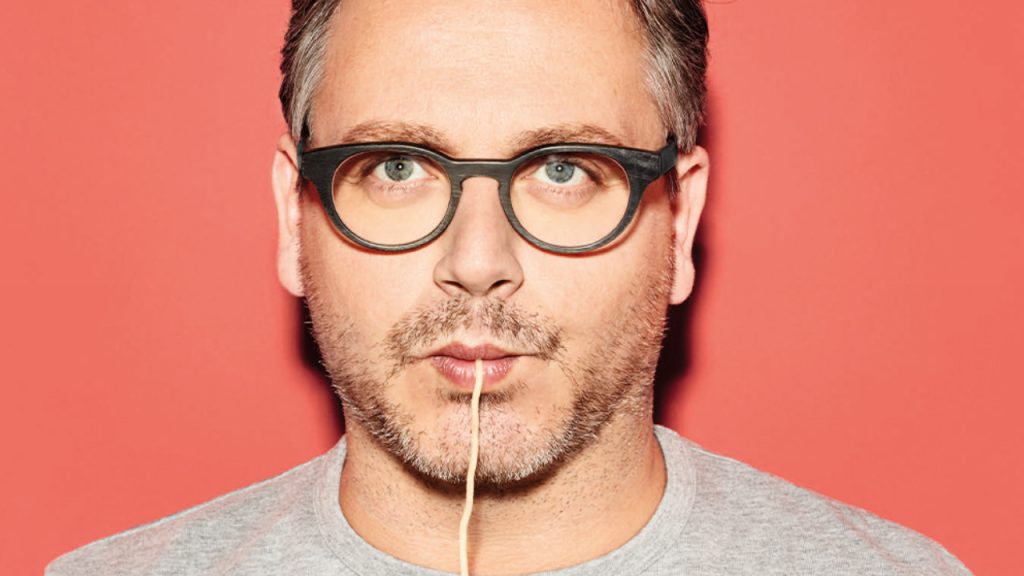 Proosten maar: Guus Meeuwis blaast vandaag vijftig kaarsjes uit