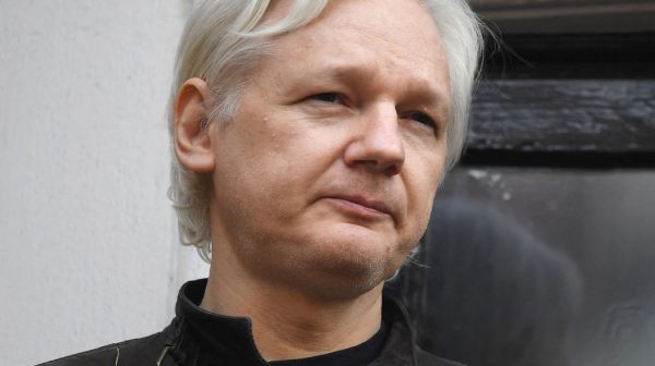 WikiLeaks-oprichter Assange trouwt in Londense gevangenis