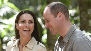 Thumbnail voor Moet je even zien: William en Kate duiken met haaien in Belize