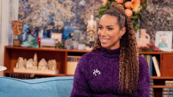 Beschuit met muisjes: zangeres Leona Lewis is zwanger