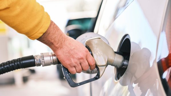 Duitsland verlaagt accijns op brandstof tegen hoge prijzen
