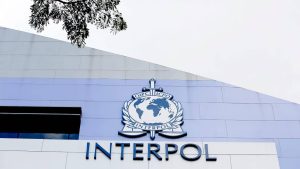 Thumbnail voor Frankrijk begint onderzoek naar baas Interpol wegens martelen en daden van barbaarsheid