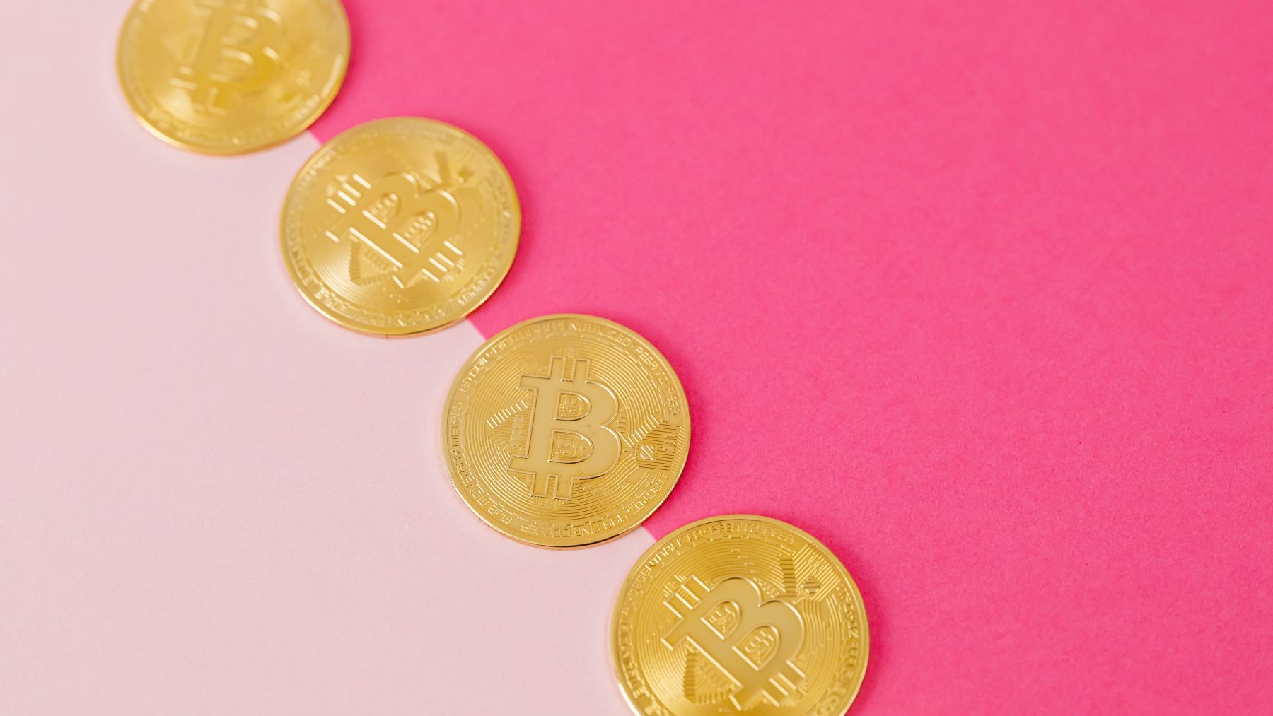 Bitcoin kruipt richting hoogste niveau van dit jaar, bijna 43.000 euro waard