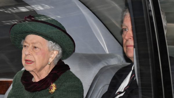 Royals lopen uit voor herdenkingsdienst Philip, mét de Queen en Prins Andrew