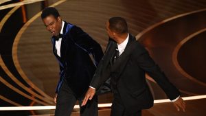 Thumbnail voor Prijzen tickets Chris Rock schieten omhoog na Oscars-incident met Will Smith