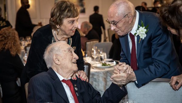 Holocaustoverlevenden vinden elkaar na bijna 80 jaar terug: 'Een verhaal over hoop'