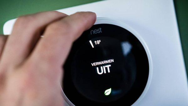 Overheid roept op thermostaat lager te zetten, doet dat zelf ook