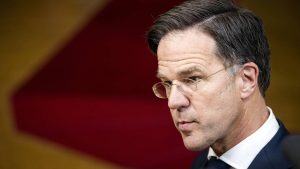 Thumbnail voor Rutte en Kamerleden geschokt door berichten over moordende Russische militairen in Bucha