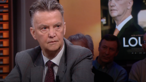 Thumbnail voor Louis van Gaal lijdt al sinds 2020 in het geheim aan agressieve vorm van prostaatkanker: 'Onderging 's nachts bestralingen'