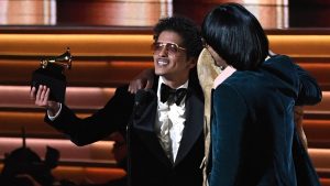Thumbnail voor Grammys 2022: Nederland valt buiten prijzen, Bruno Mars wint nummer van het jaar